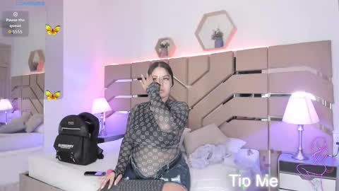 Snapshot of cloe_cifuentes chatting on October 11, 11:20 am Cloe Online de 600 a 1400 online show from October 11, 11:20 am