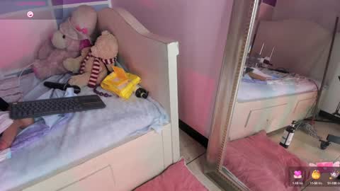 Cloe Leeee online show from December 12, 6:47 am