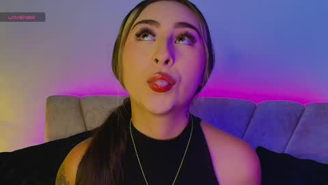 cloe_martinezz_ online show from May 8, 10:15 pm