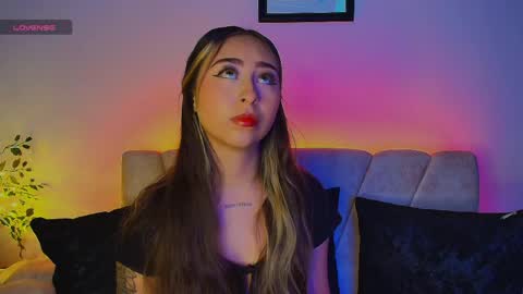 cloe_martinezz_ online show from May 13, 9:55 pm