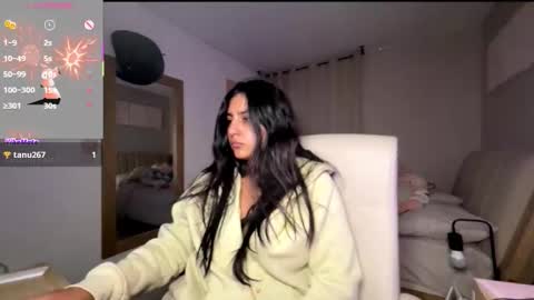 cloe small online show from October 22, 1:28 am