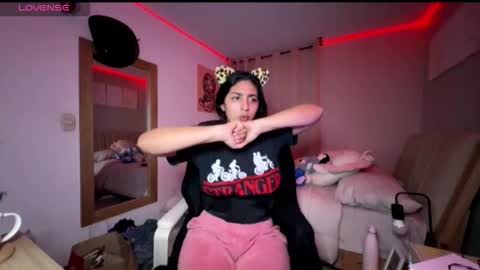 cloe small online show from October 25, 1:57 am