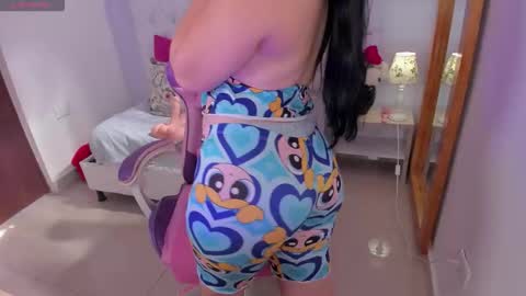 Cloe Weiss online show from November 16, 1:49 pm