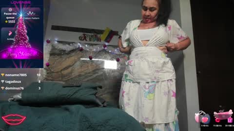 Snapshot of cloee_rabbyt chatting on December 23, 5:43 pm CLOE online show from December 23, 5:43 pm