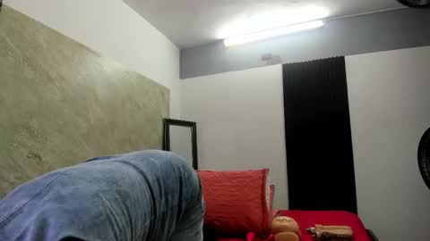 CLOE online show from December 17, 10:54 am