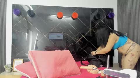 CLOE online show from January 12, 11:37 am