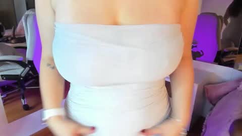 cloeecoopererer online show from March 3, 11:38 am