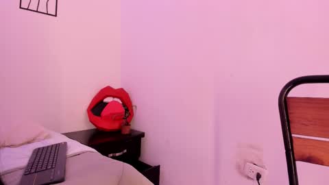 cloe online show from November 19, 8:42 pm