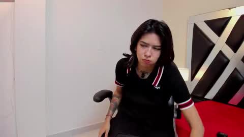 lady cloe person online show from December 4, 12:03 pm