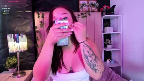 Snapshot of cloey_bentley chatting on May 12, 8:39 pm cloey_bentley online show from May 12, 8:39 pm