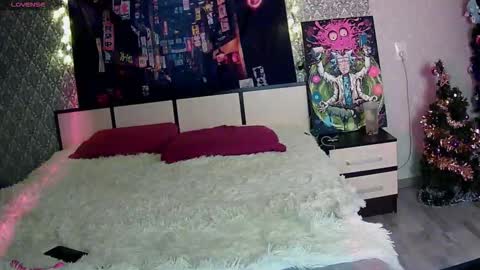 closertous online show from January 11, 2:33 pm