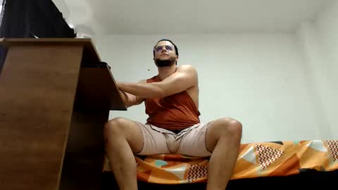 Snapshot of cloudsfunxxx chatting on May 2, 4:01 pm cloudsfunxxx online show from May 2, 4:01 pm