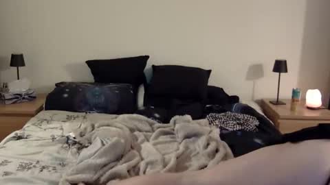 Snapshot of cloudy2025 chatting on November 19, 3:06 am cloudy2025 online show from November 19, 3:06 am