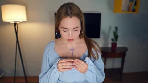 Hi everybody Im Lily Today is my first day here Lets get acquainted online show from December 16, 10:13 pm