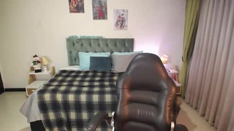 emely dolce online show from December 31, 4:49 am