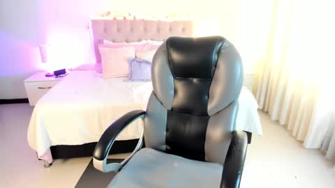 emely dolce online show from September 28, 3:28 pm