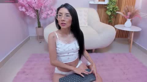Eilyn online show from October 13, 10:15 am