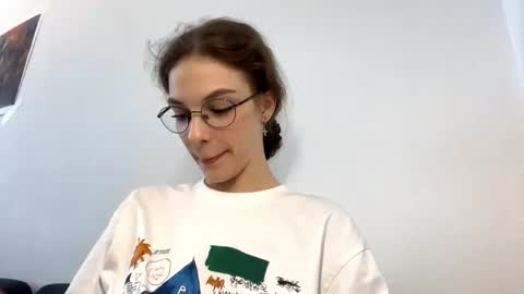 Snapshot of clyderolls chatting on June 3, 4:45 pm Anya online show from June 3, 4:45 pm