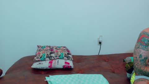 Clyde and Bunny online show from December 22, 7:54 am