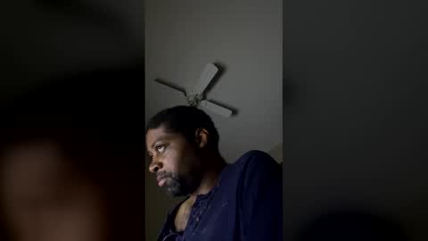 Snapshot of cm653925 chatting on January 12, 3:01 am cm653925 online show from January 12, 3:01 am