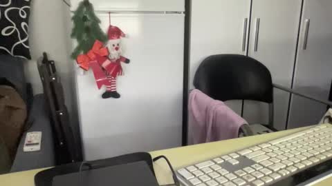 Coach Karl Porn Star Tip me all the way to my next trip online show from December 21, 11:45 pm