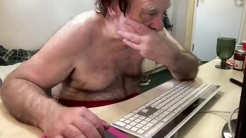 Snapshot of coach_karl chatting on May 11, 11:05 am Coach Karl Porn Star Tip me all the way to my next trip online show from May 11, 11:05 am