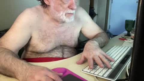 Snapshot of coach_karl chatting on May 13, 11:18 am Coach Karl Porn Star Tip me all the way to my next trip online show from May 13, 11:18 am