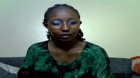 Snapshot of cocobaby_ chatting on February 8, 6:00 pm Coco online show from February 8, 6:00 pm