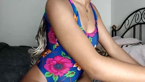 cocobella_ online show from January 11, 1:59 am