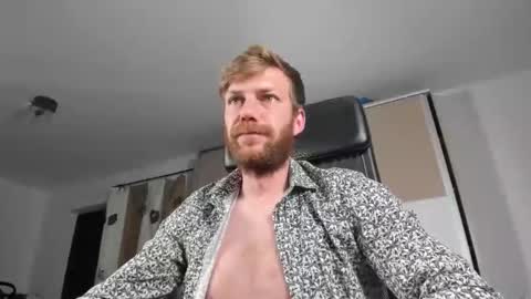 Nicholas online show from May 22, 8:47 pm