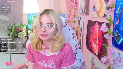 Mia online show from January 22, 3:09 am