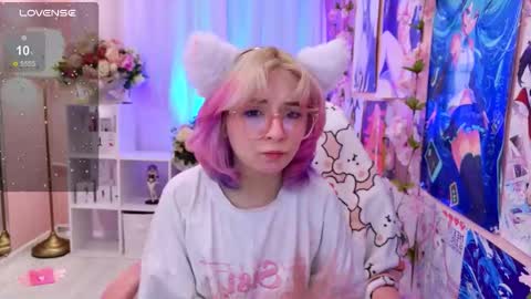 Mia online show from October 3, 2:25 pm