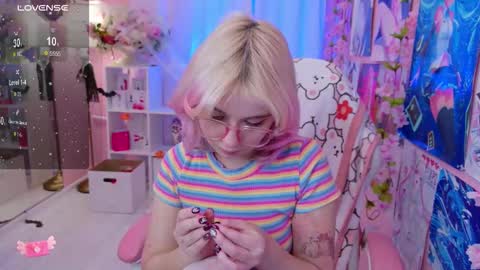 Mia online show from October 22, 5:34 pm