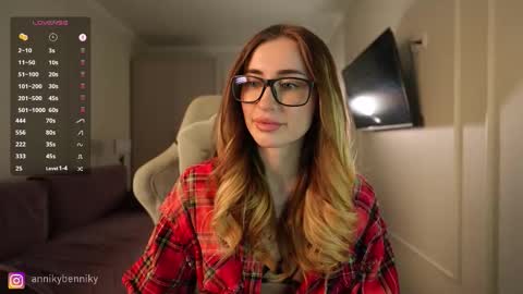 Anna online show from October 6, 4:48 pm