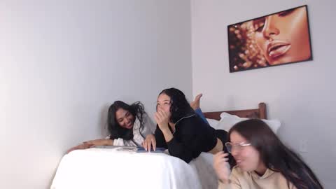 Snapshot of coconutt_oil chatting on February 25, 12:04 pm coconutt_oil online show from February 25, 12:04 pm