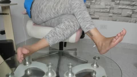 Snapshot of coffee_hot chatting on January 11, 6:35 am laurita online show from January 11, 6:35 am