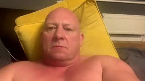 col4nows online show from November 1, 12:12 am