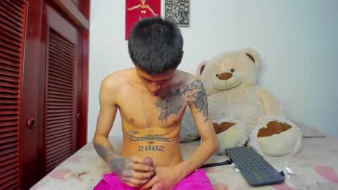 Snapshot of cold_snow13 chatting on October 6, 8:45 am cold_snow13 online show from October 6, 8:45 am