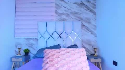 colett online show from February 24, 11:52 am