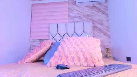 colett online show from March 15, 11:49 am