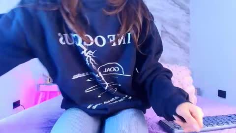 colett online show from March 18, 11:57 am