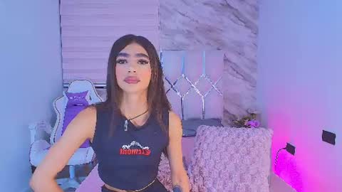 colett online show from July 24, 11:52 am