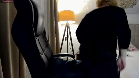 Snapshot of colette1w chatting on April 23, 9:06 pm Olga. online show from April 23, 9:06 pm