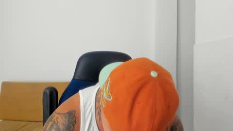 Snapshot of colin_prince2 chatting on December 9, 3:40 am COLIN online show from December 9, 3:40 am