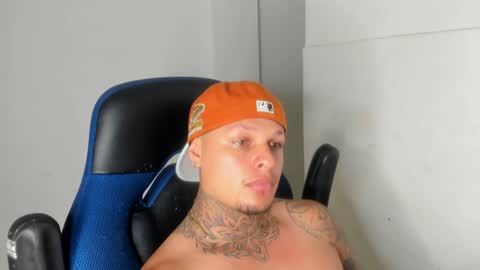 Snapshot of colin_prince2 chatting on December 21, 7:24 am COLIN online show from December 21, 7:24 am