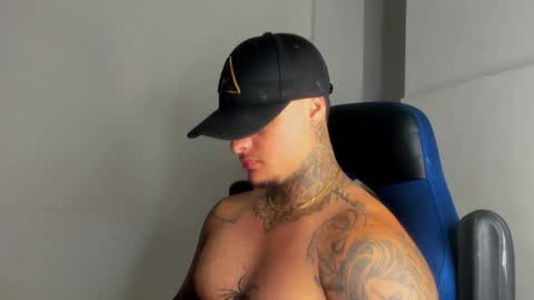 Snapshot of colin_prince2 chatting on December 31, 6:27 am COLIN online show from December 31, 6:27 am