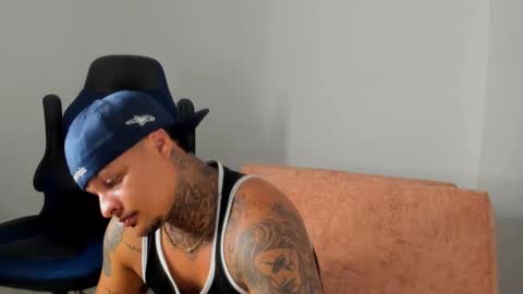 Snapshot of colin_prince2 chatting on February 20, 12:08 am COLIN online show from February 20, 12:08 am