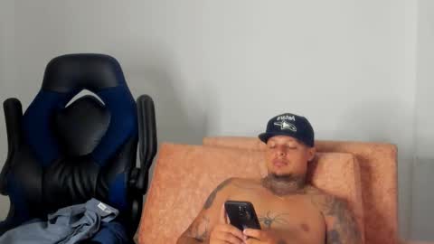 Snapshot of colin_prince2 chatting on February 20, 9:09 pm COLIN online show from February 20, 9:09 pm