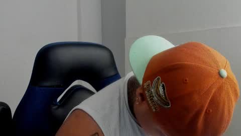 Snapshot of colin_prince2 chatting on February 28, 6:52 pm COLIN online show from February 28, 6:52 pm