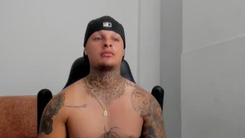 Snapshot of colin_prince2 chatting on March 8, 2:23 am COLIN online show from March 8, 2:23 am